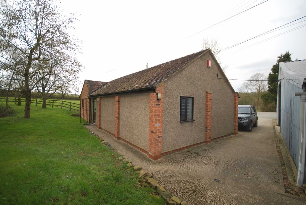 Property photo 1 of 7 Photo