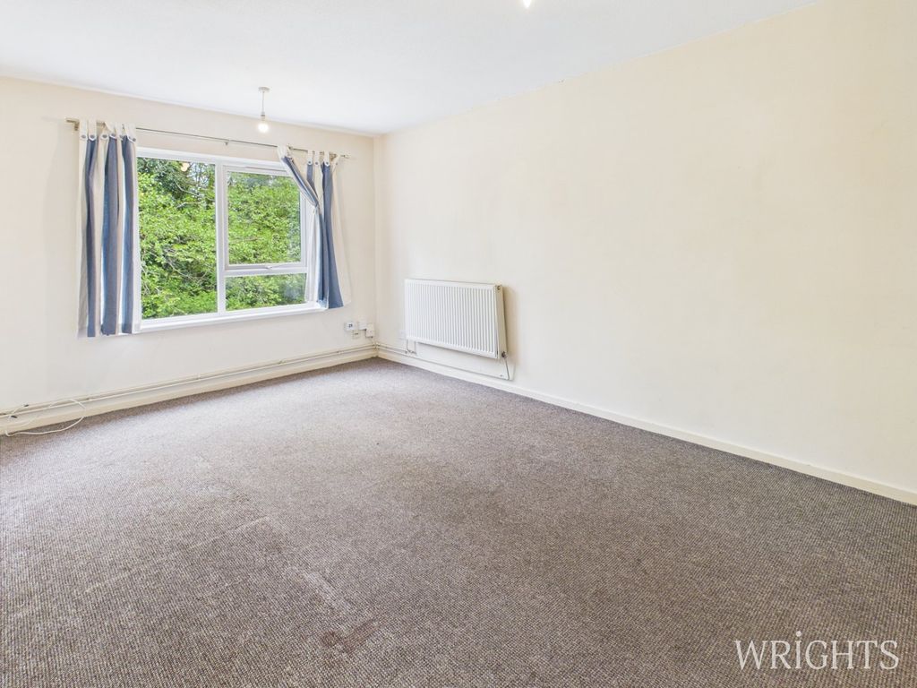 Property photo 3 of 15 Living Room