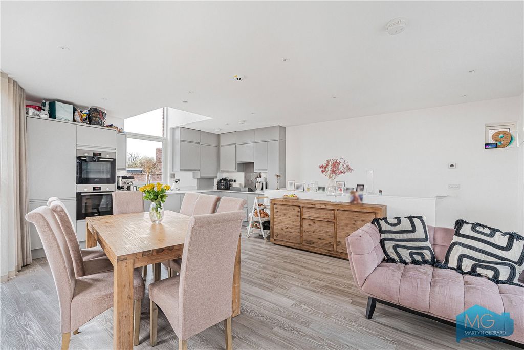 Property photo 2 of 20 Picture No. 18