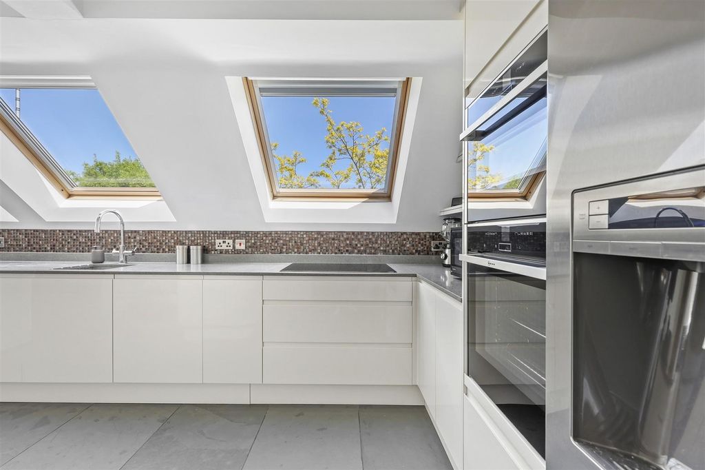 Additional image 12 of 3 bed flat for saleCrows Road, Epping CM16