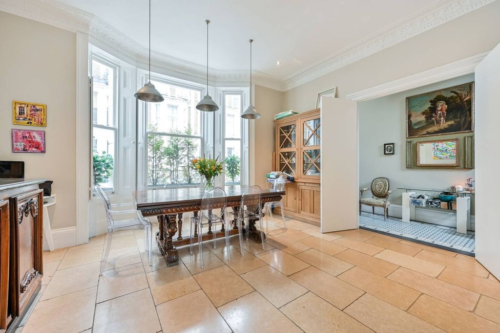Property photo 1 of 34