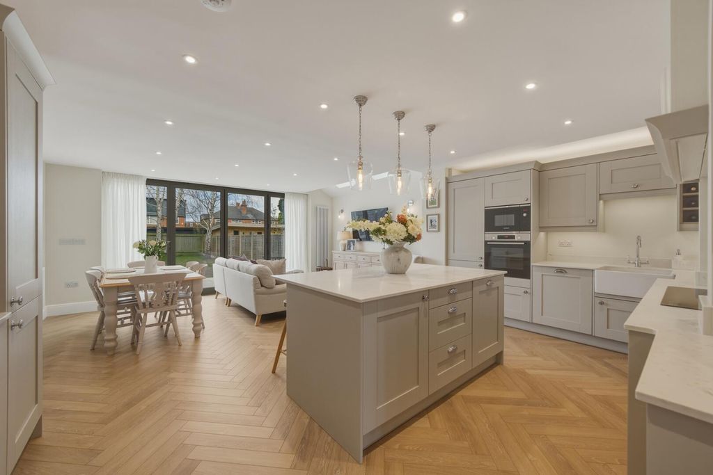 Property photo 2 of 21 Kitchen