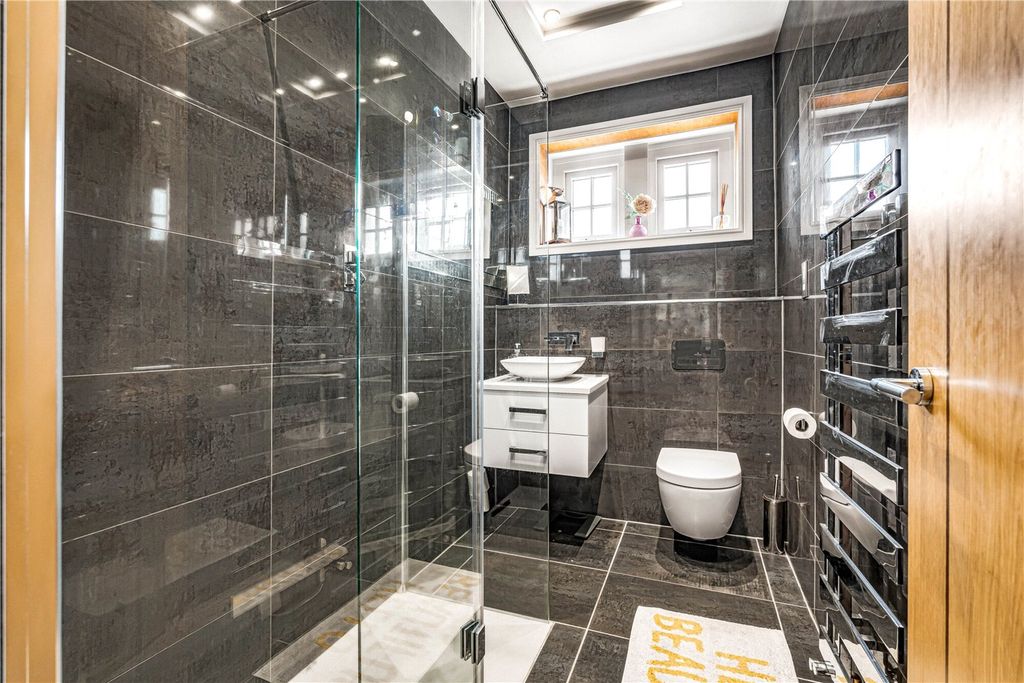 Additional image 12 of 3 bed flat for saleEsplanade Road, Newquay, Cornwall TR7
