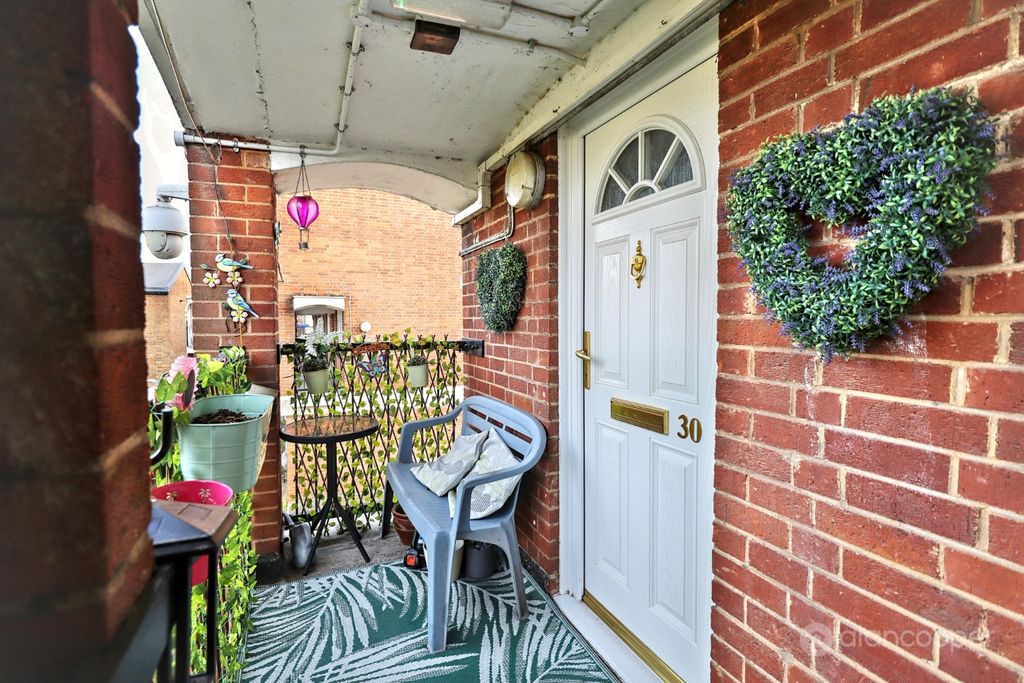 Property photo 2 of 22 5479593