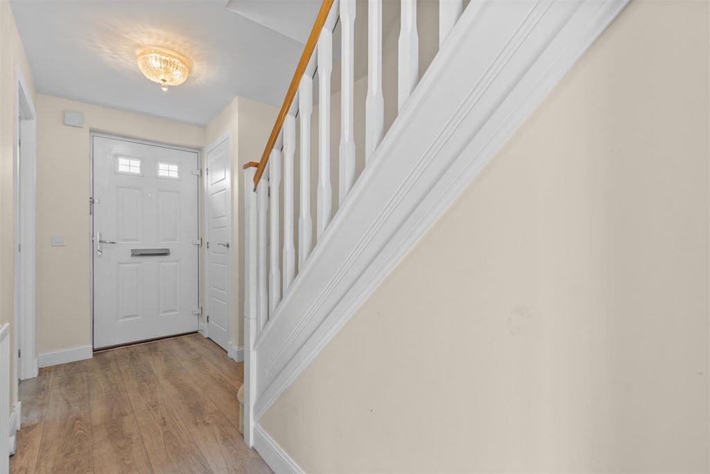 Property photo 3 of 28 Hall.Jpg