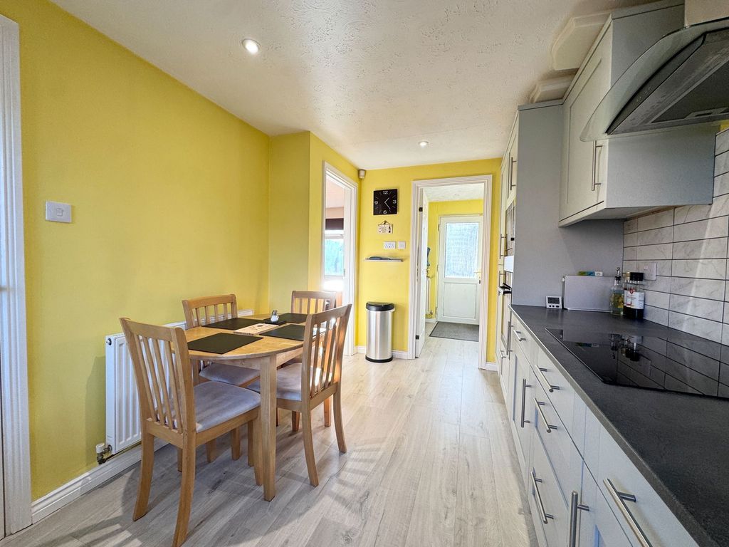 Property photo 2 of 24