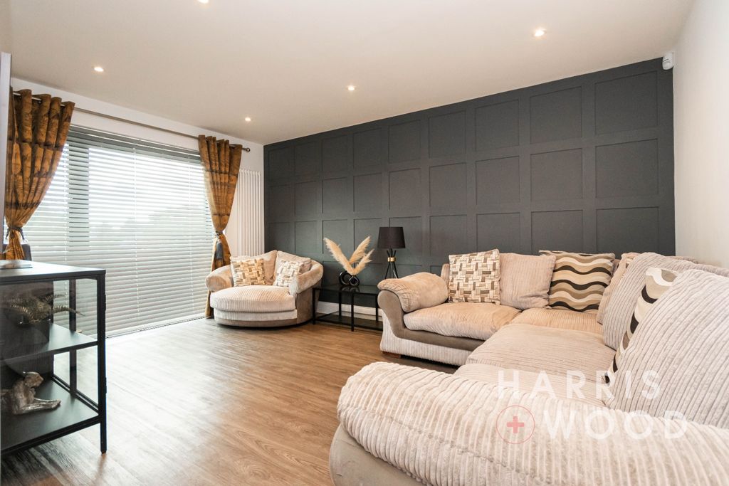Property photo 3 of 26 4173136