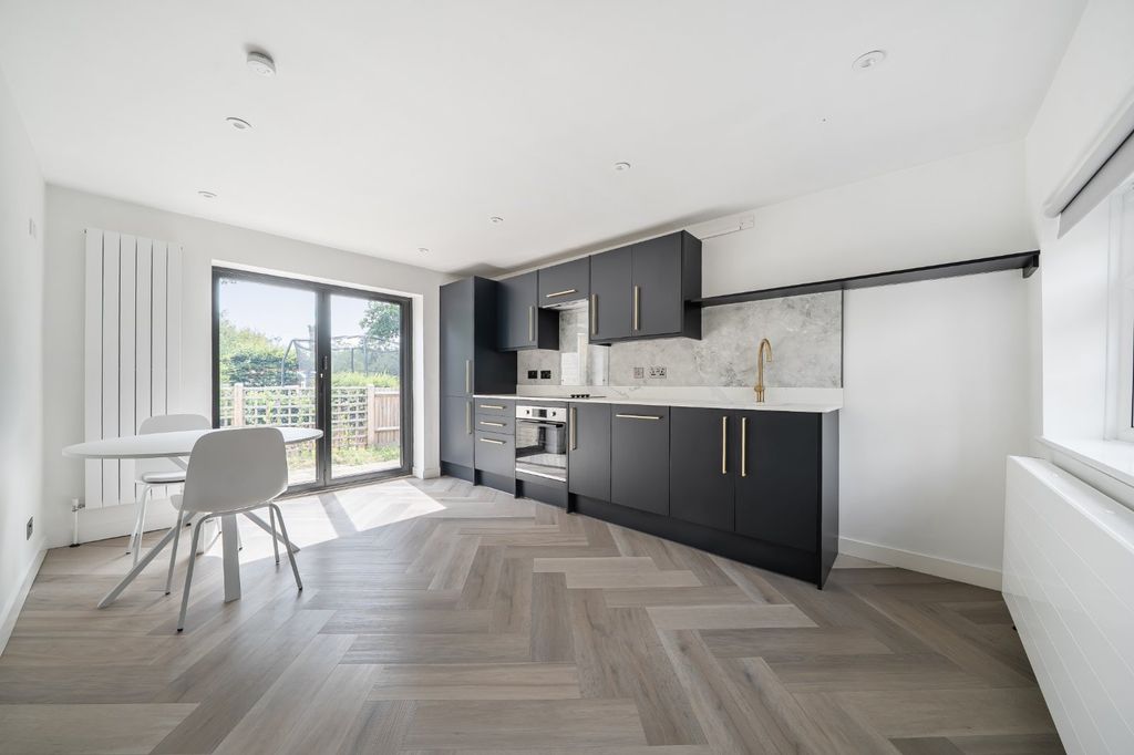 Property photo 3 of 8 Open Plan Dining