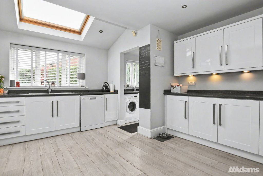 Property photo 2 of 43