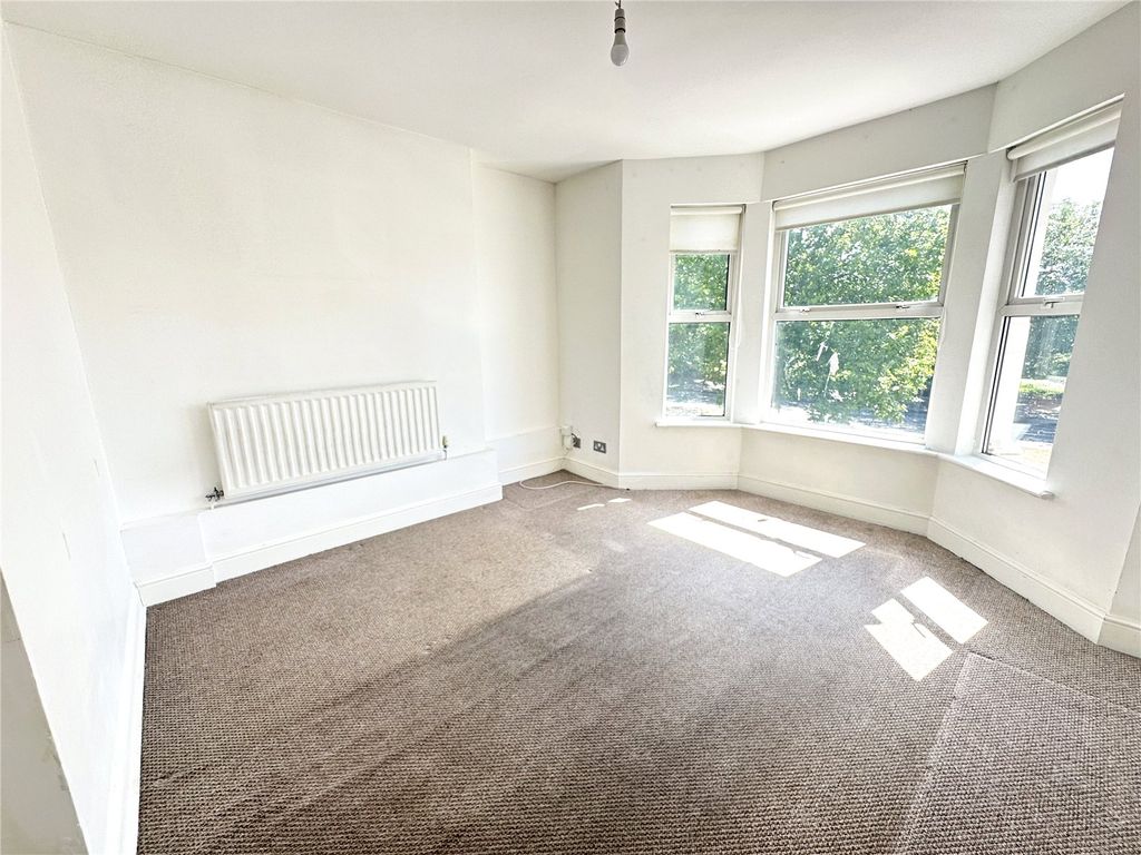 Property photo 2 of 5 Picture No. 23