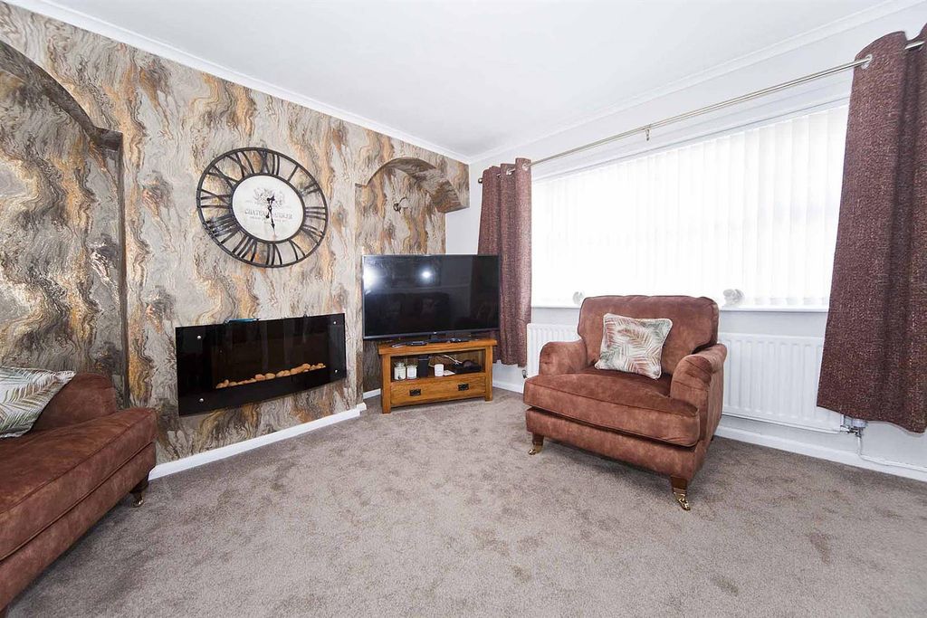 Property photo 3 of 28