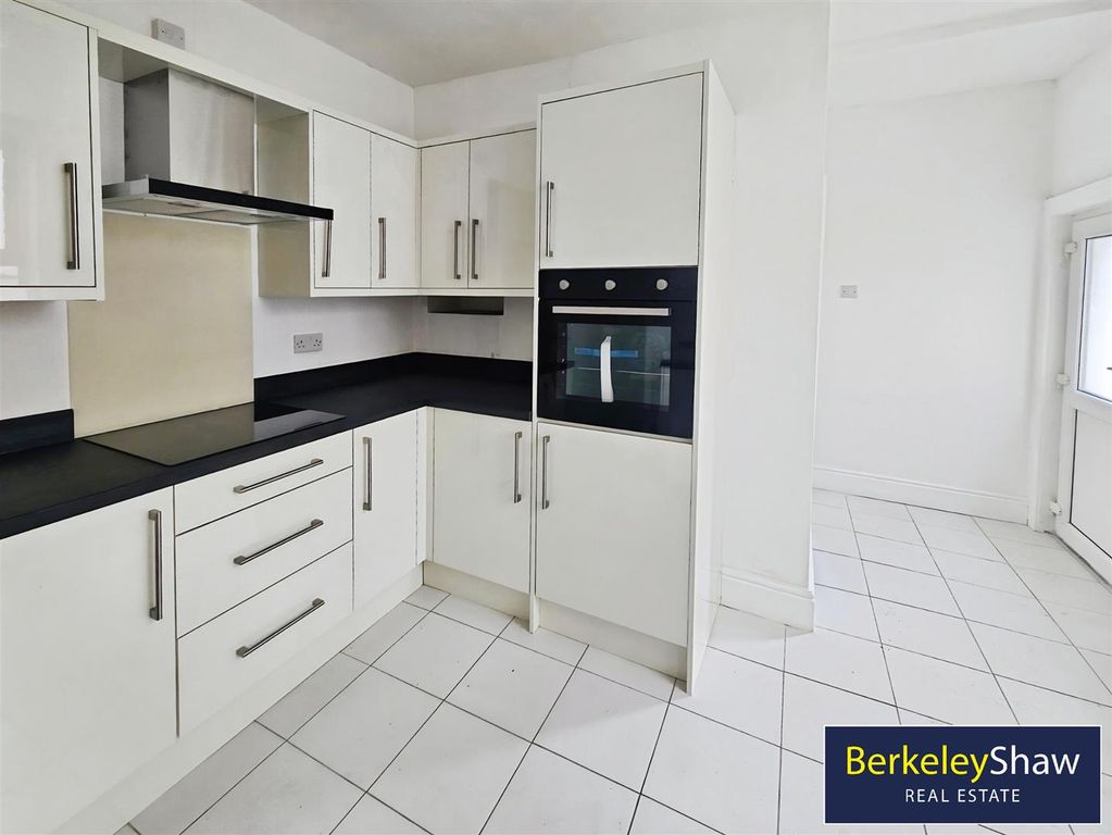 Property photo 2 of 13 Kitchen