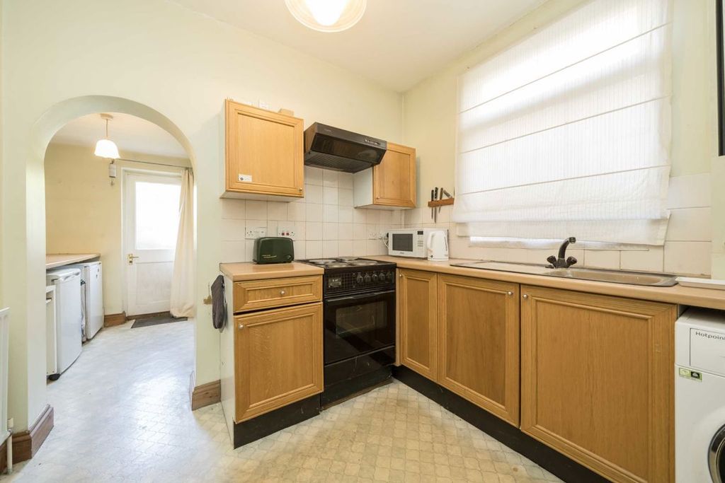 Property photo 3 of 5
