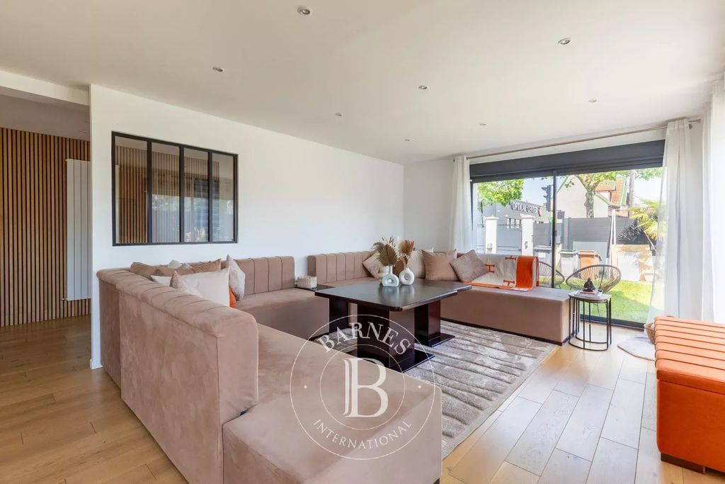 Property photo 3 of 19