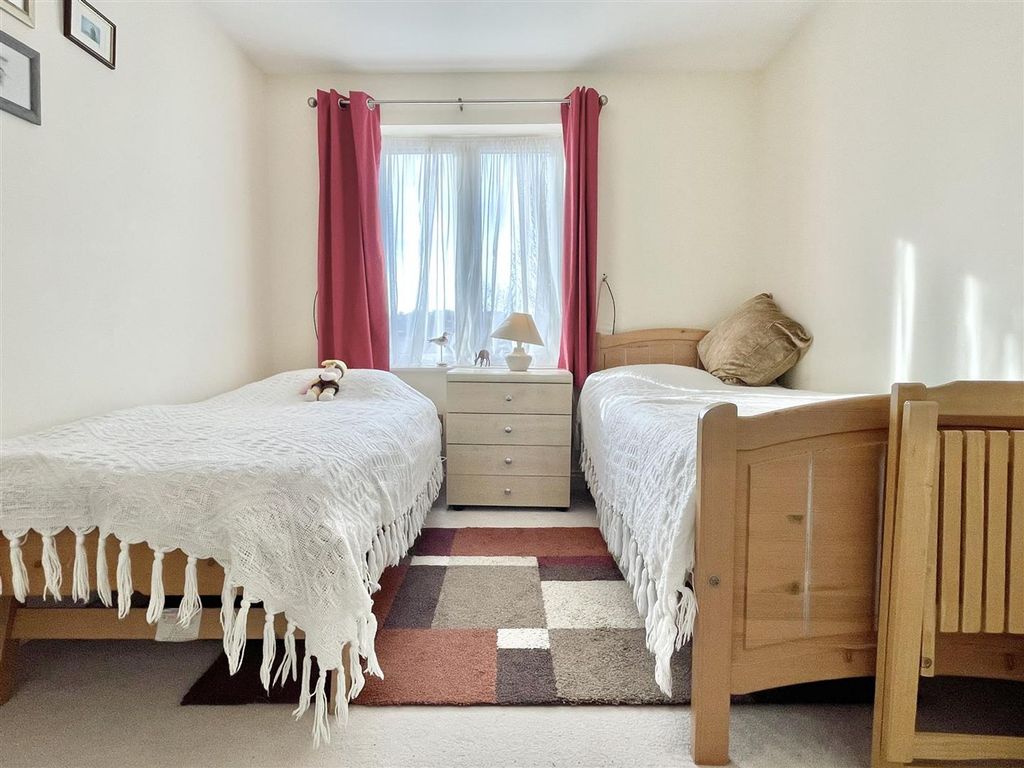 Property photo 3 of 22