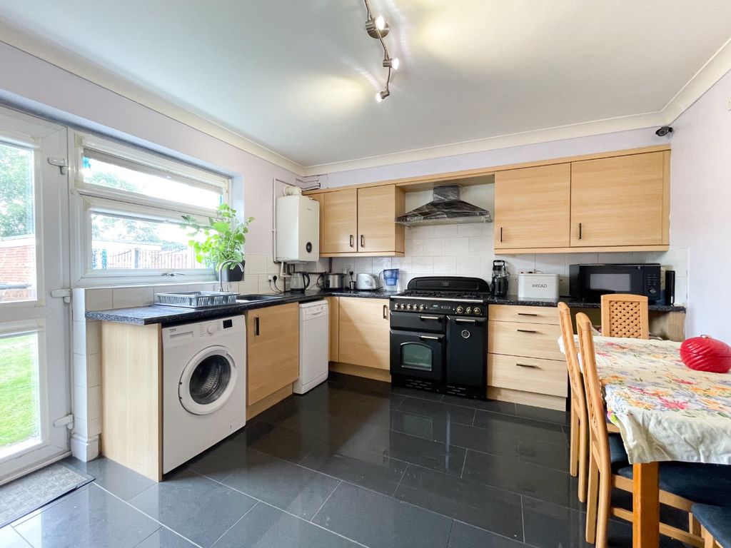 Property photo 2 of 18 4424952