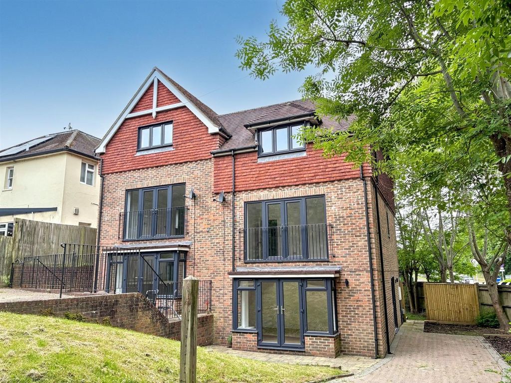 Property photo 1 of 21 Front 2.Jpg