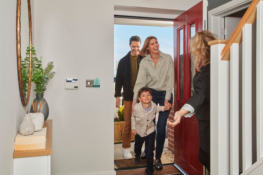 Property photo 2 of 7 242156-301