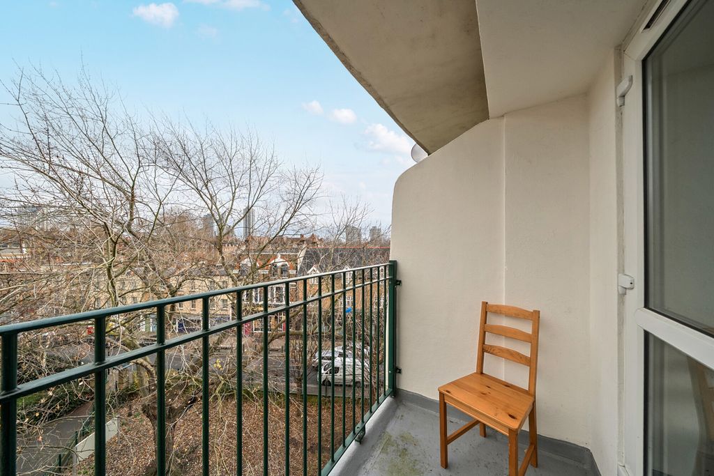 Property photo 3 of 14 Balcony