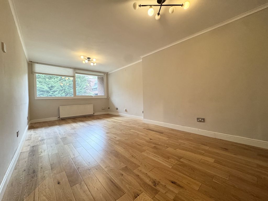 Property photo 2 of 12 Photo 4