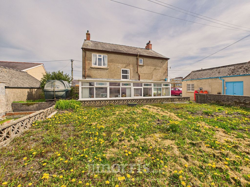 Property photo 2 of 45