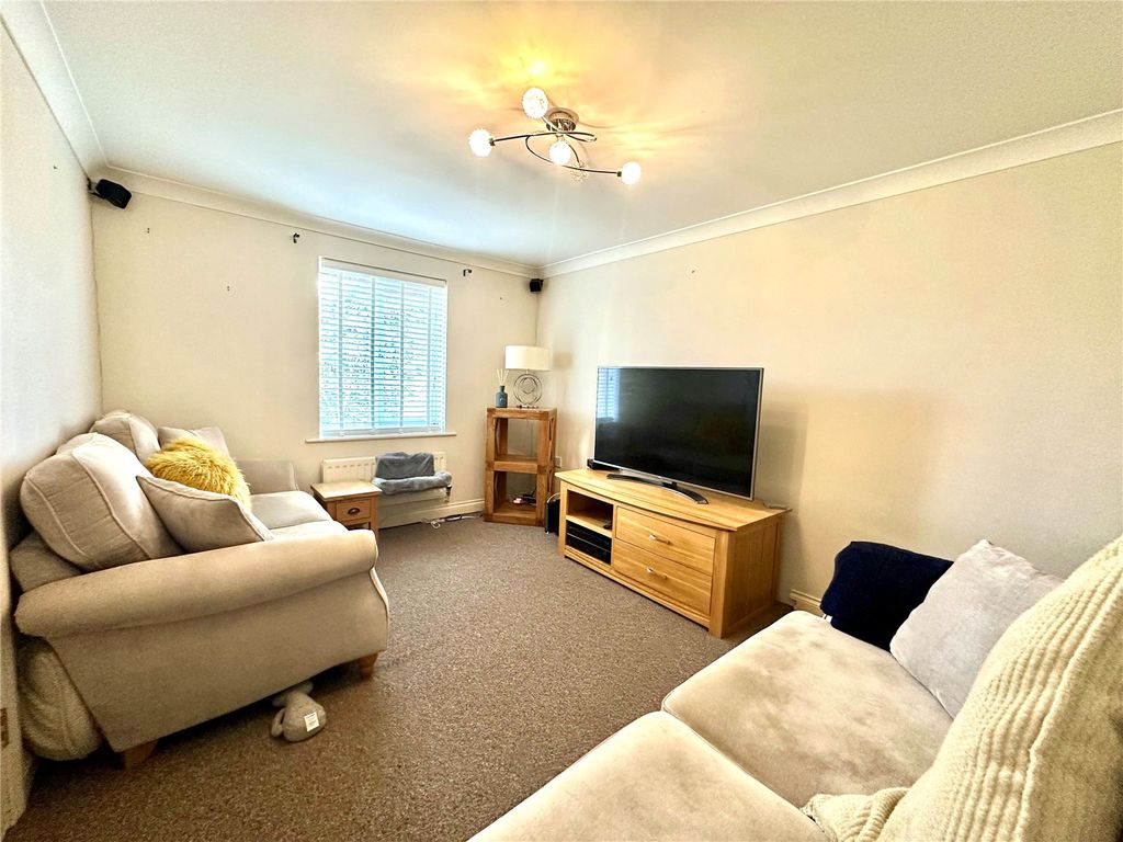 Property photo 2 of 14 Picture No. 27