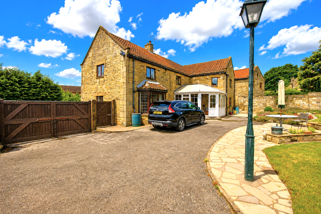 Property photo 2 of 32 11