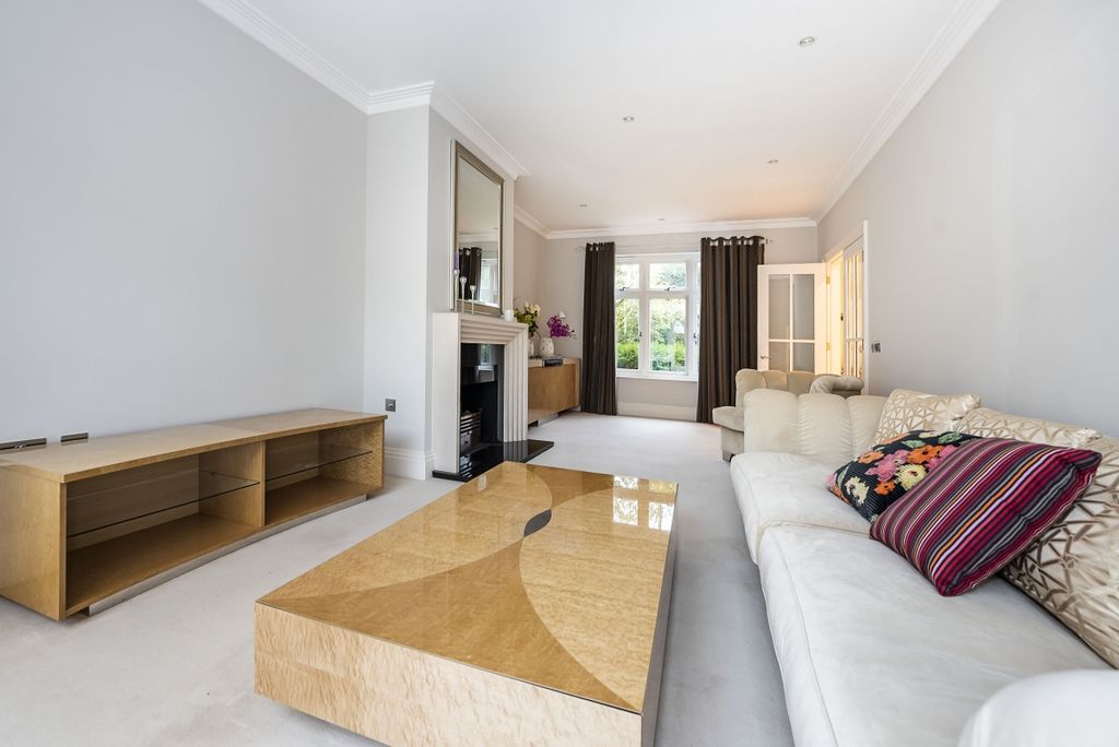 Property photo 2 of 19 Chalmers Way (13)