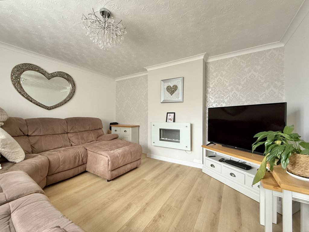 Property photo 2 of 24 Photo 4