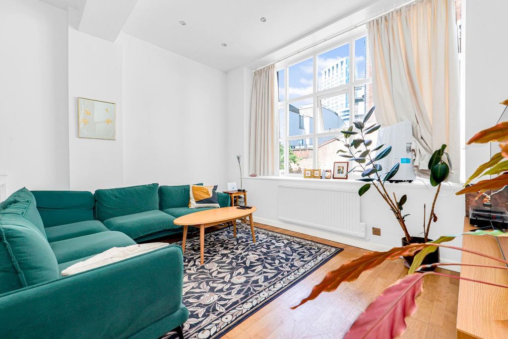 Property photo 1 of 19 E.Jpg