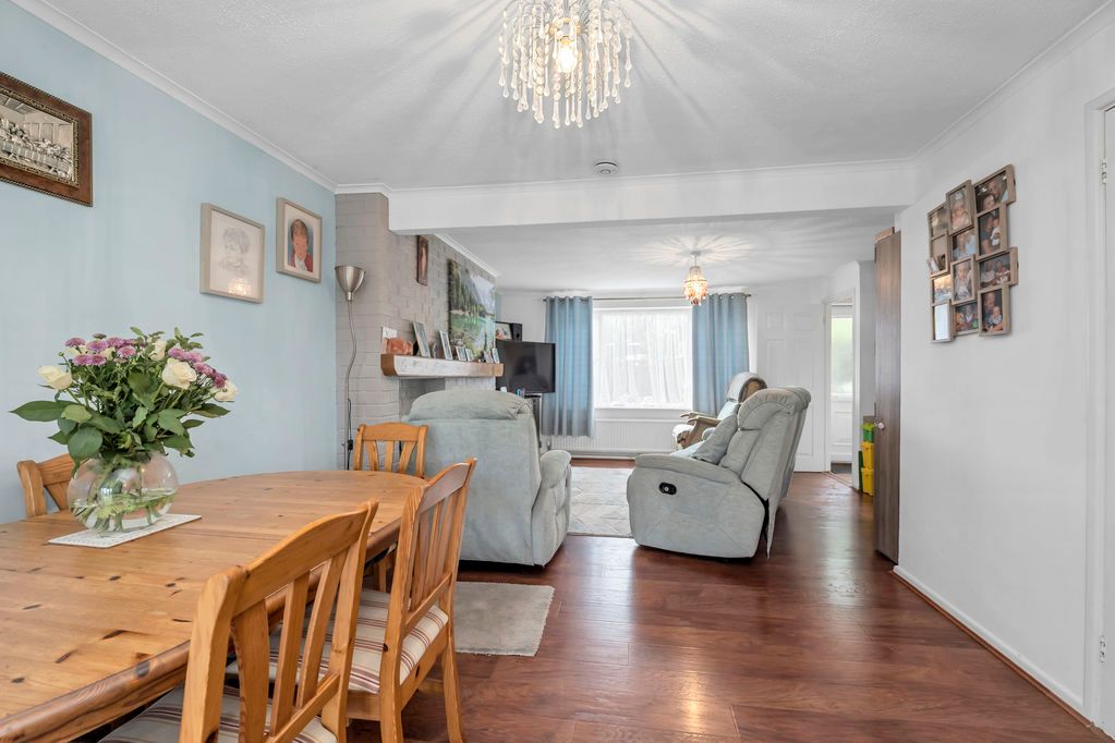 Property photo 2 of 11 Dining Room