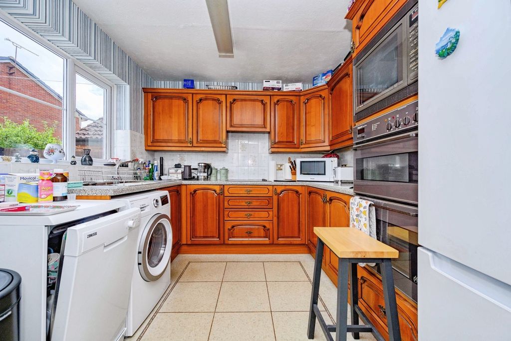Property photo 3 of 9 Pbox-Img.Jpg