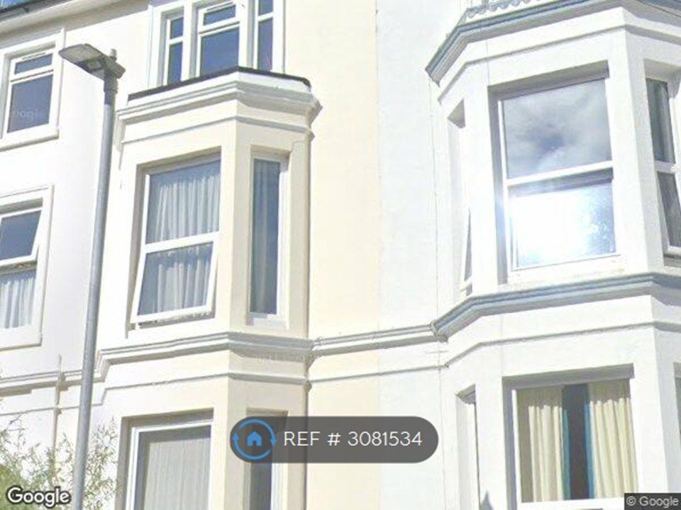Property photo 1 of 10 Hall Floor Flat