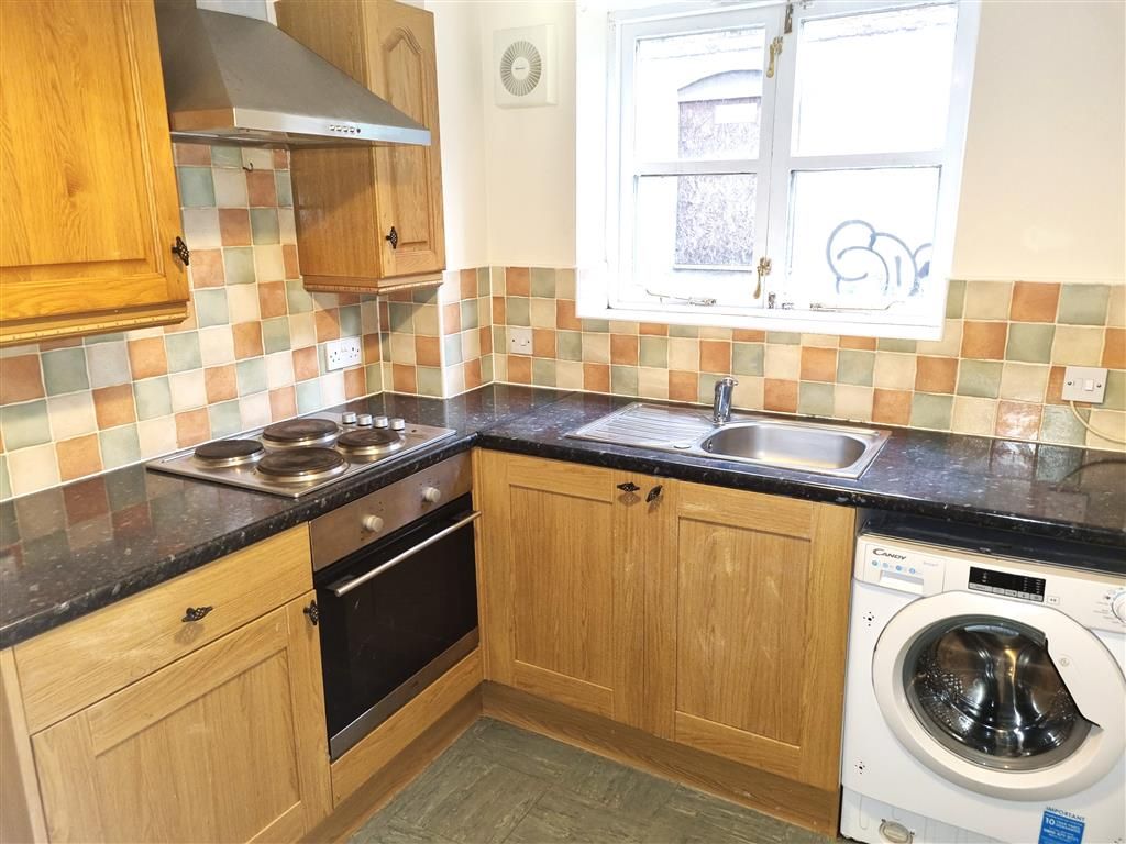 Property photo 2 of 5 Kitchen