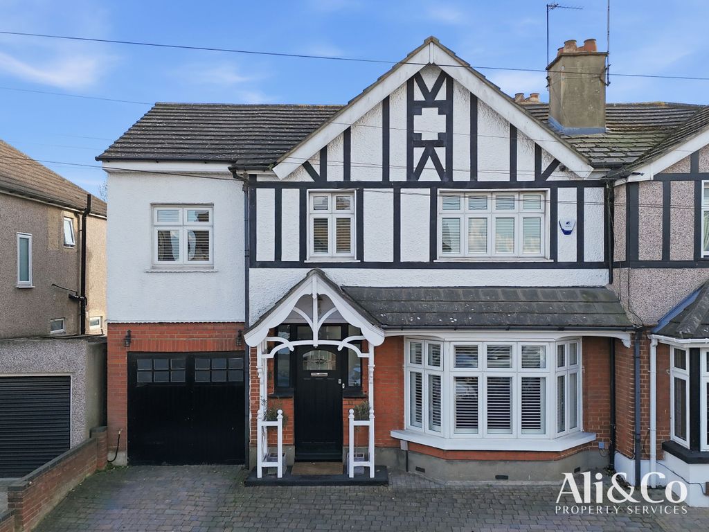 Property photo 1 of 28