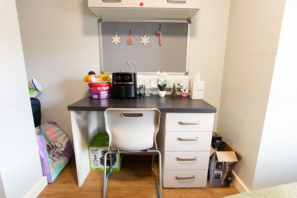 Property photo 2 of 16