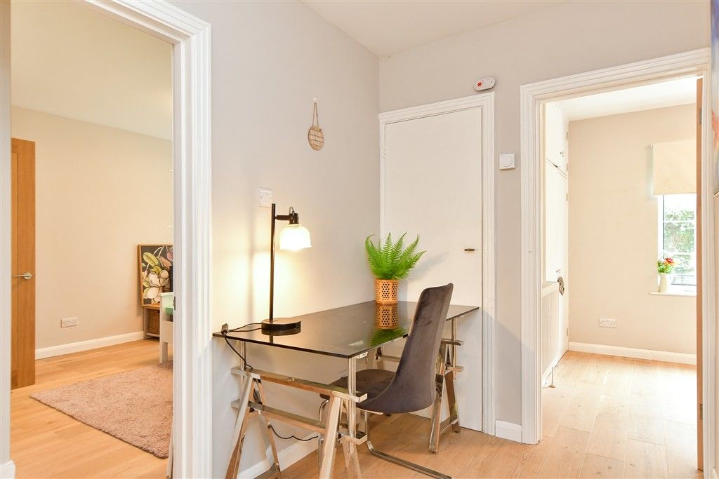 Property photo 1 of 7 Hallway