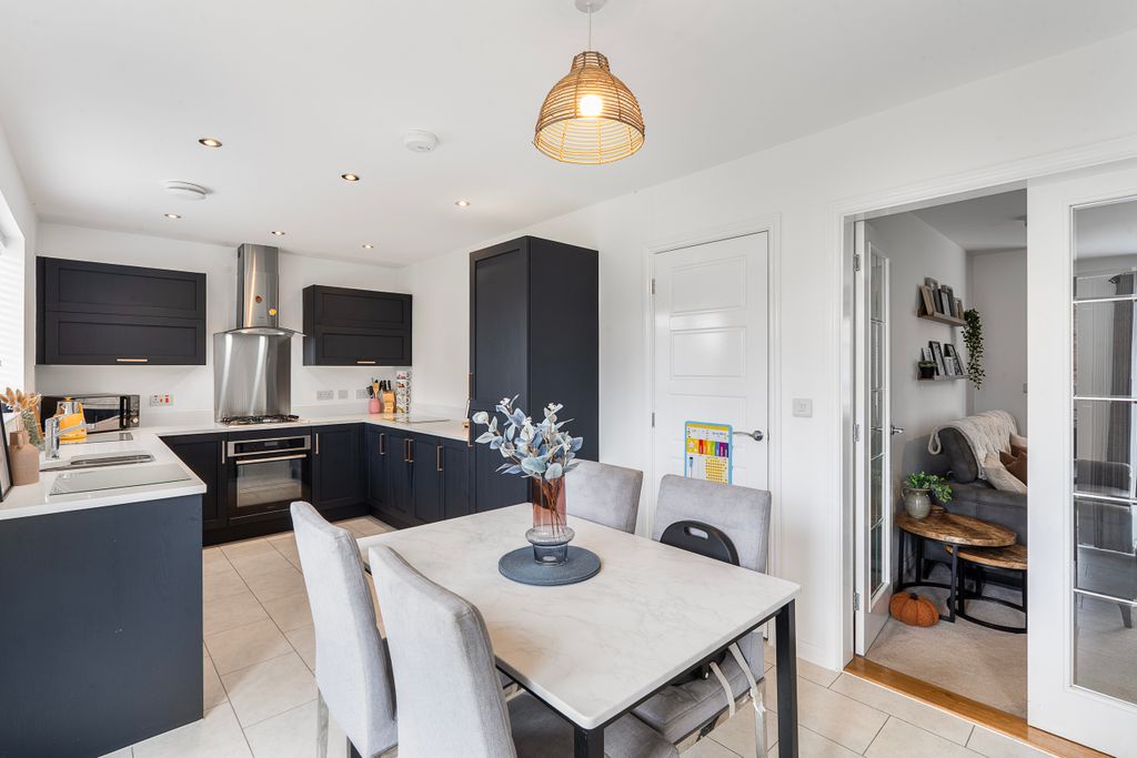 Property photo 3 of 13 Kitchen-Diner 2