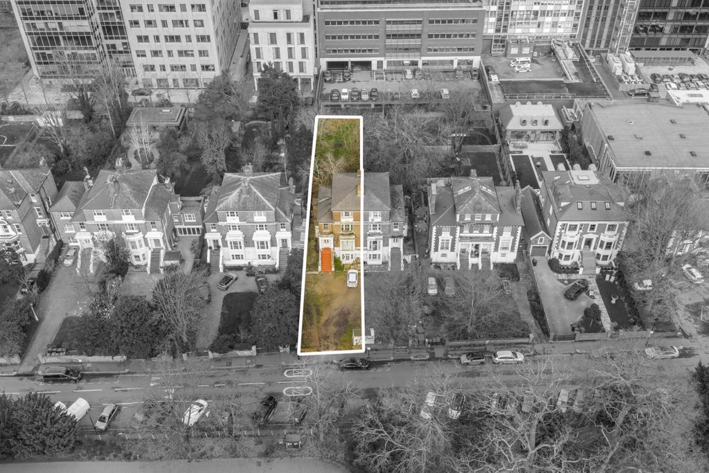 Property photo 2 of 11