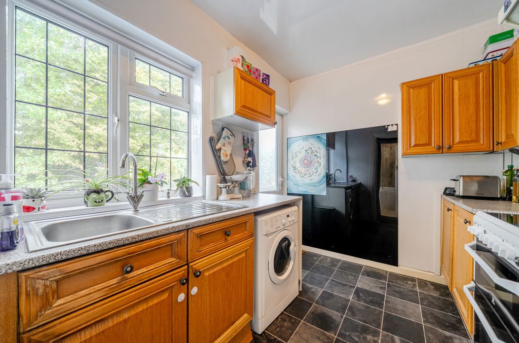 Property photo 3 of 12 1497521-13-6A686F...