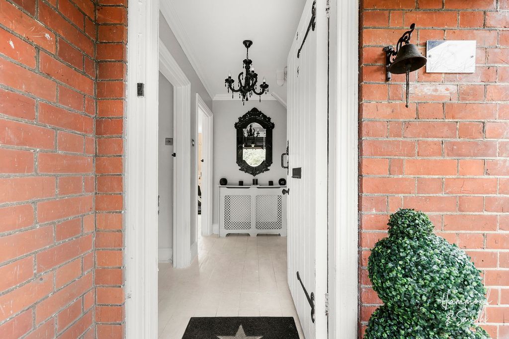 Property photo 3 of 25