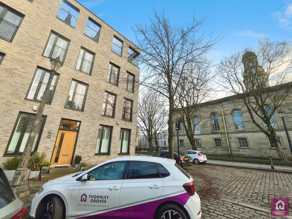 Property photo 2 of 36 Picture No. 05