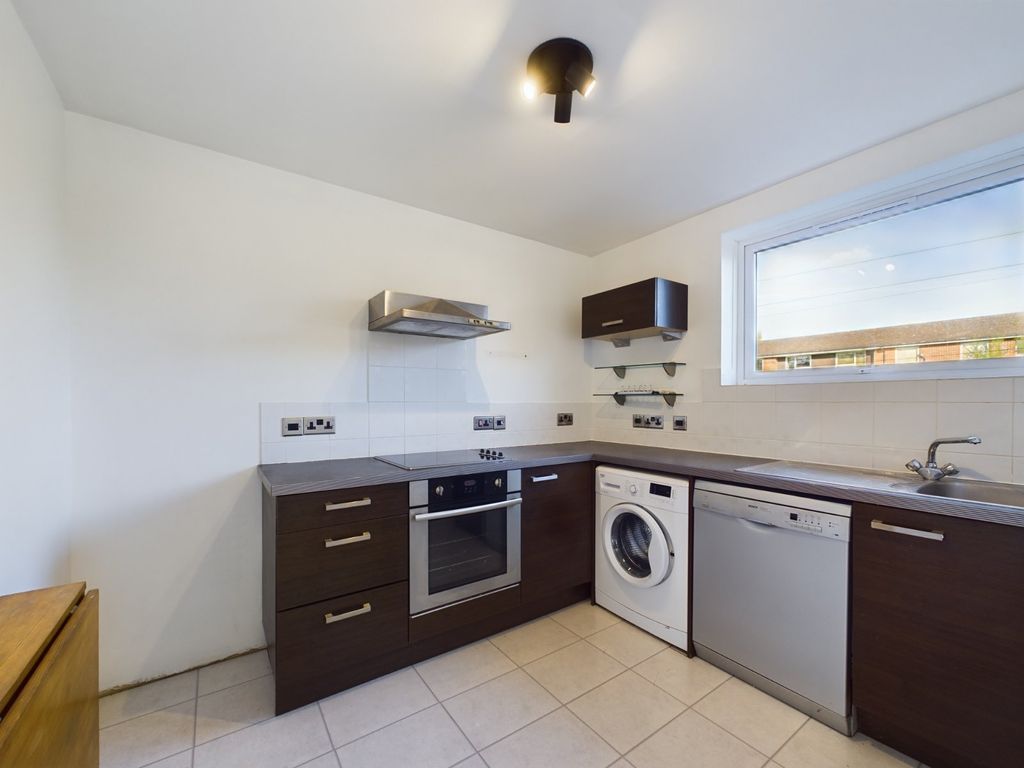 Property photo 2 of 8 Picture No. 12