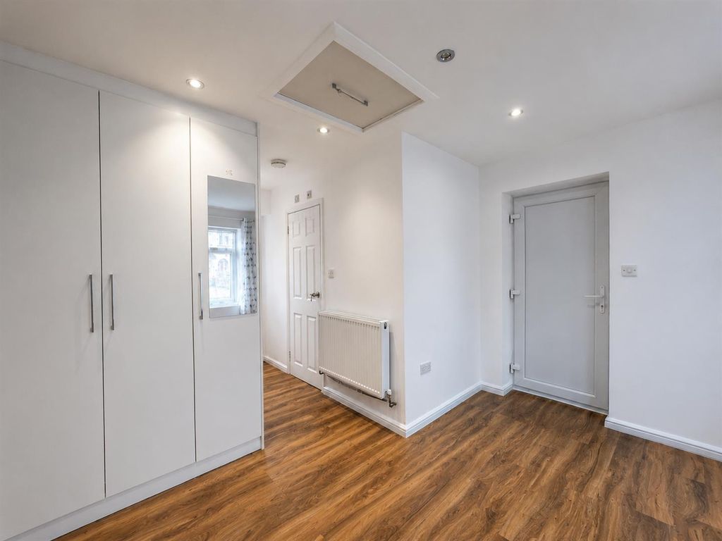 Property photo 2 of 10 1E9A6d10-A665-4486-Bc97-1Bffa95Bca16.Png