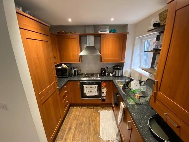 Property photo 3 of 10 Kitchen