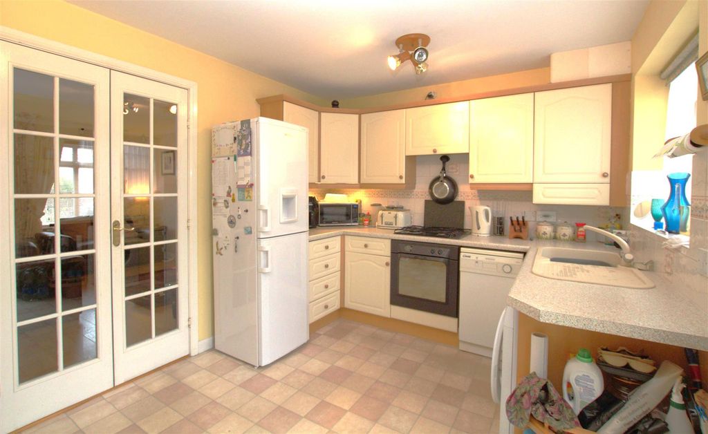 Property photo 3 of 7 Kitchen Diner