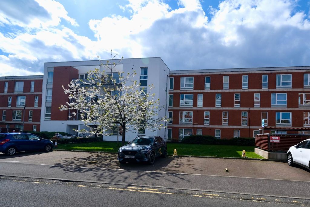 Property photo 1 of 12