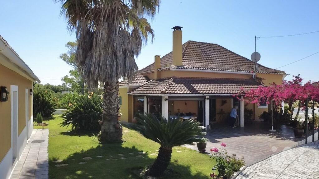 Property photo 3 of 38