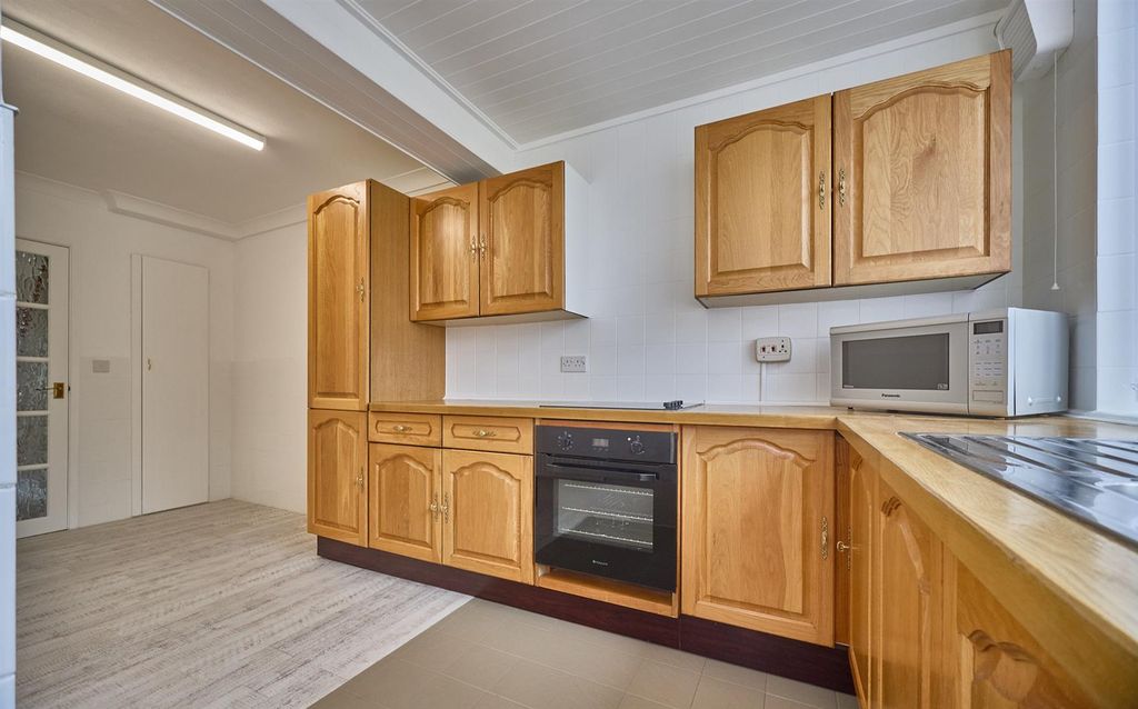 Property photo 2 of 25 Kitchen Diner To Rear