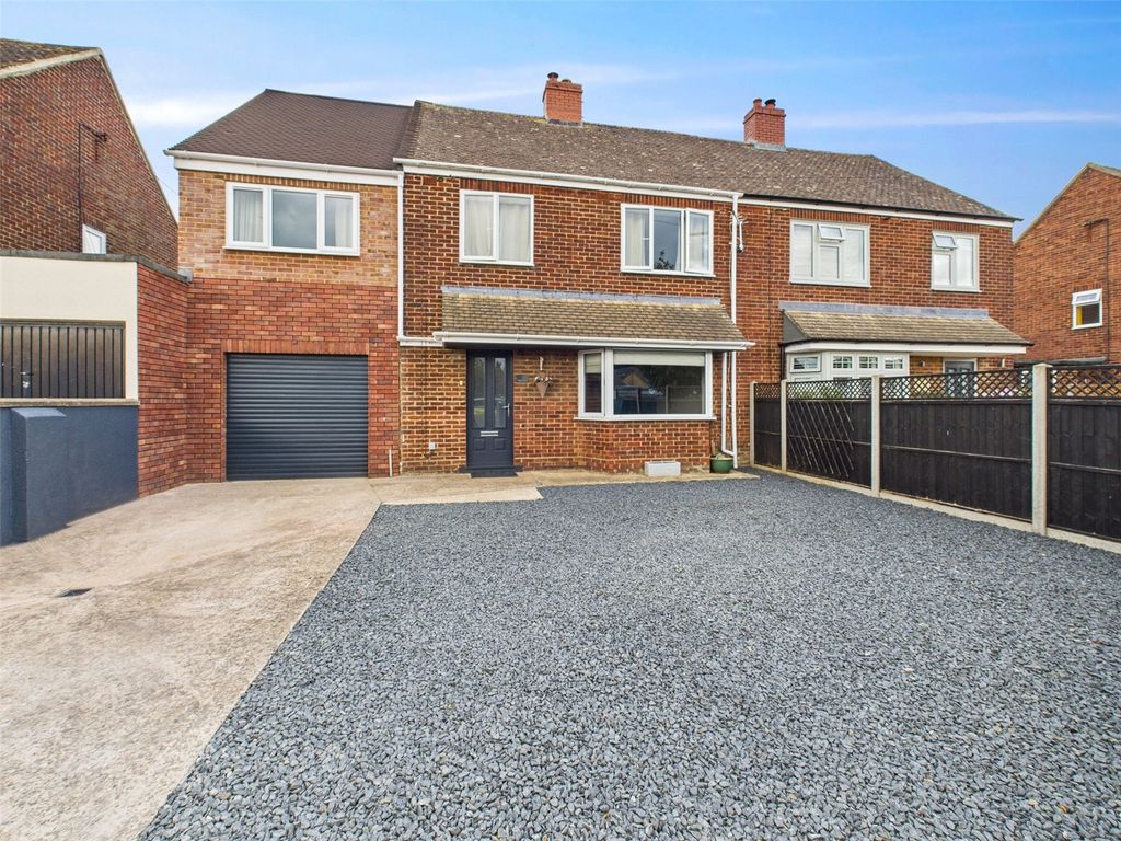 Property photo 1 of 29 Picture No. 32